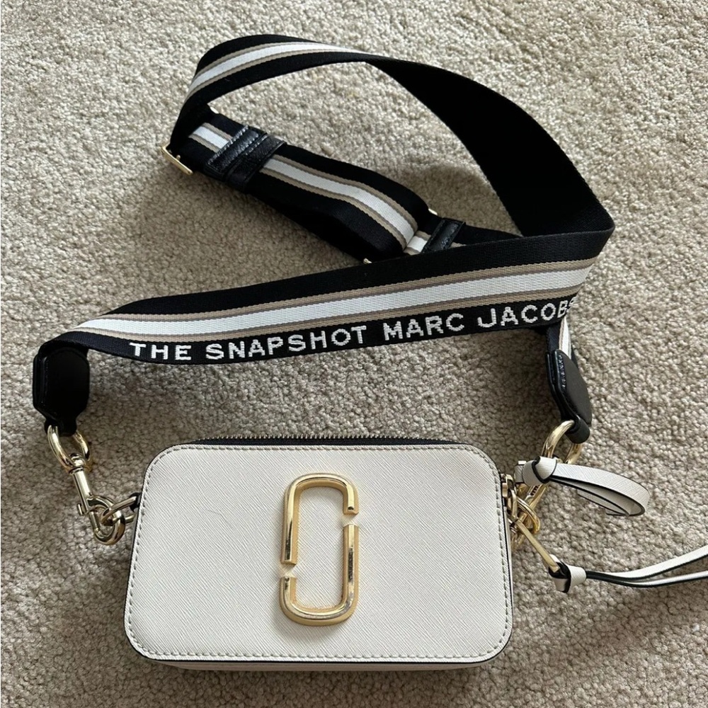 Marc Jacobs Snapshot bag.